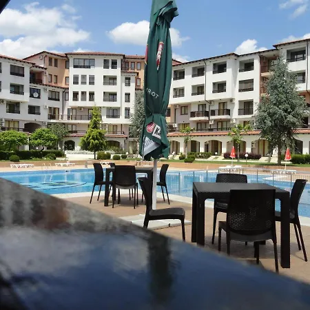 Harmony Hills F35 Garden & Pool View Апартаменты