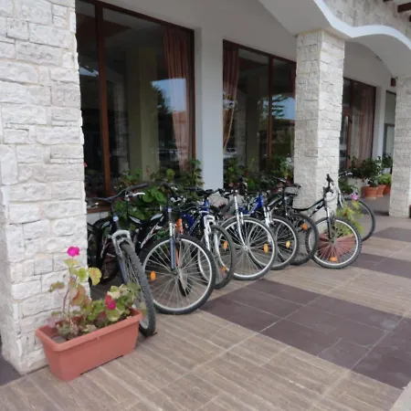 Harmony Hills F35 Garden & Pool View Апартаменты *