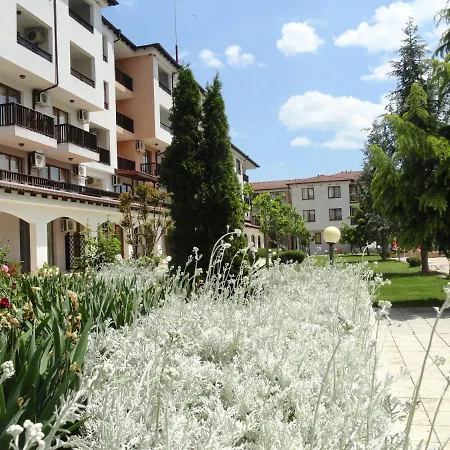 Апартаменты Harmony Hills F35 Garden & Pool View