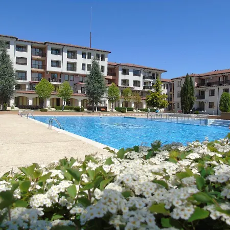 Harmony Hills F35 Garden & Pool View Апартаменты