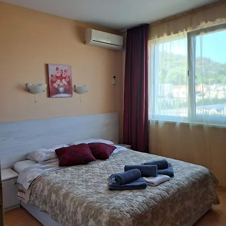 Апартаменты Harmony Hills F35 Garden & Pool View Рогачево