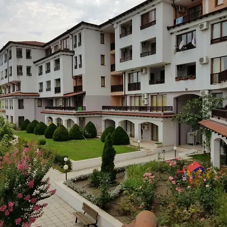 Harmony Hills F35 Garden & Pool View Рогачево