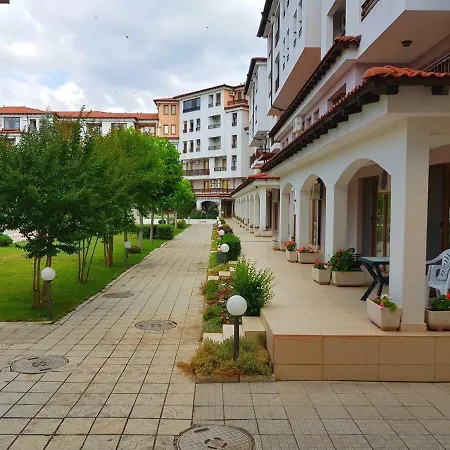 Harmony Hills F35 Garden & Pool View Рогачево