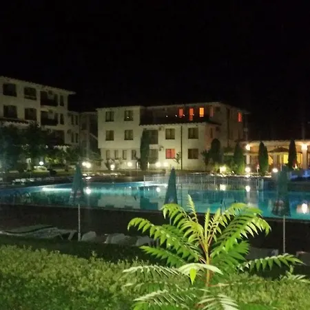 Harmony Hills F35 Garden & Pool View Апартаменты *