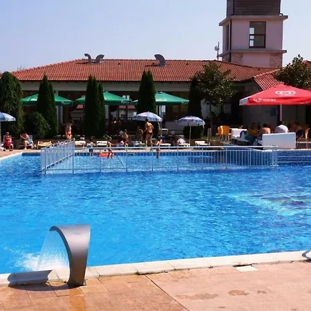 Harmony Hills F35 Garden & Pool View Апартаменты Рогачево