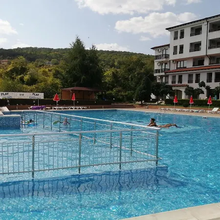 Harmony Hills F35 Garden & Pool View Апартаменты Рогачево