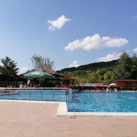 Harmony Hills F35 Garden & Pool View Апартаменты *